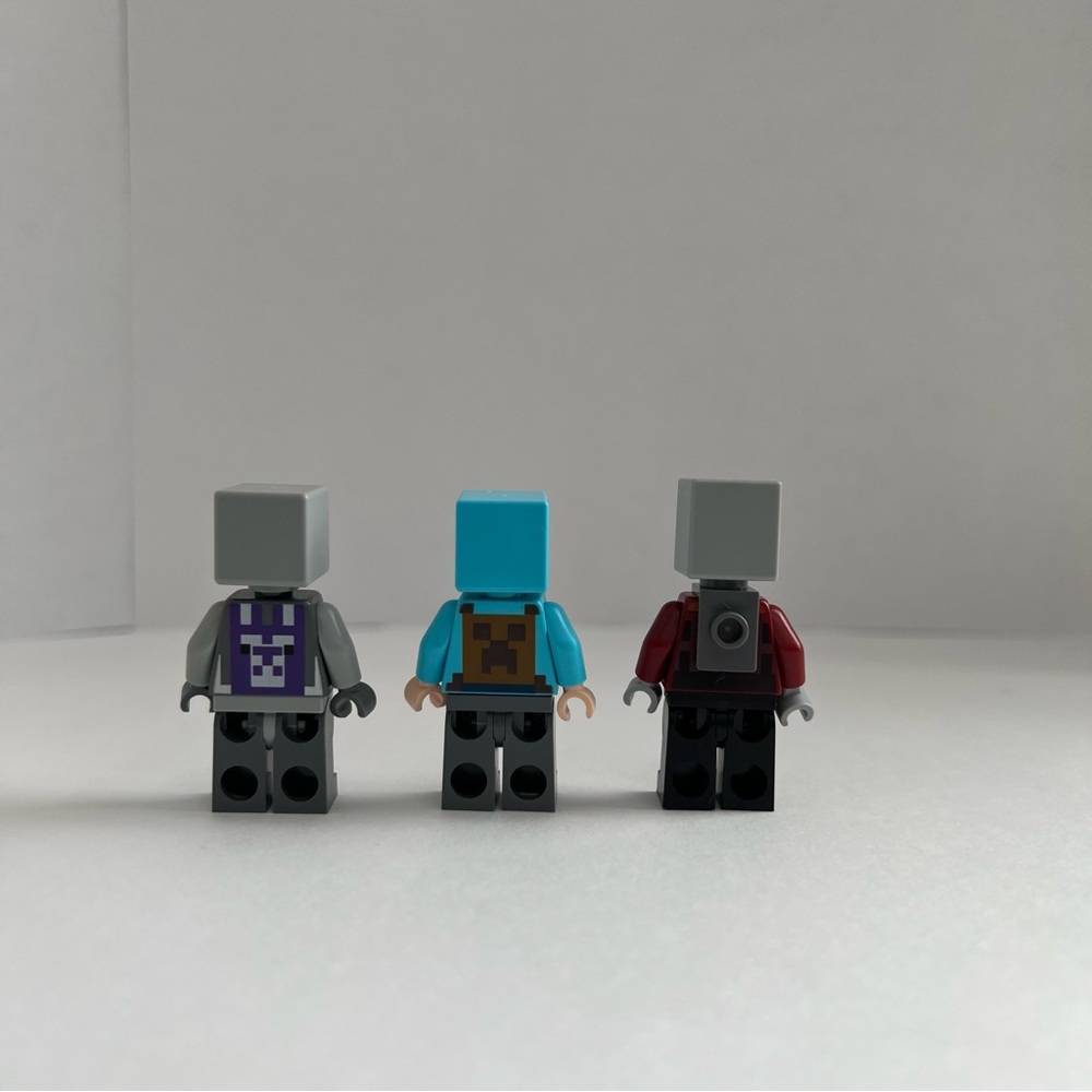LEGO Minecraft Bundle - Picture 2 of 3
